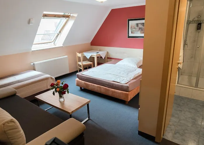 City Hotel Hilden 3*