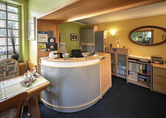 City Hotel Hilden 3*